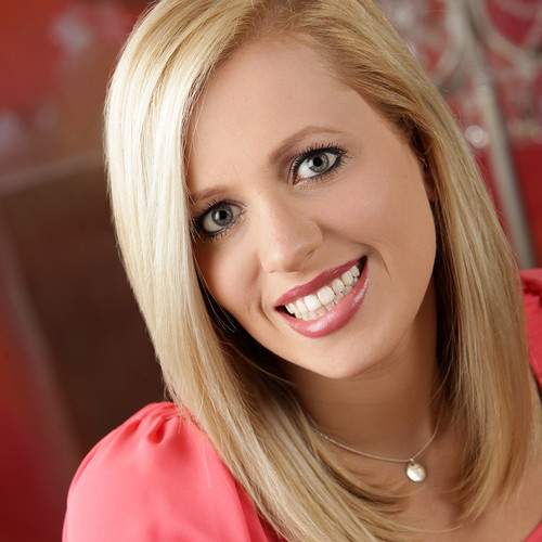 Crystal Thomas Advanced Lash Stylist, Hair Designer, Makeup Artist